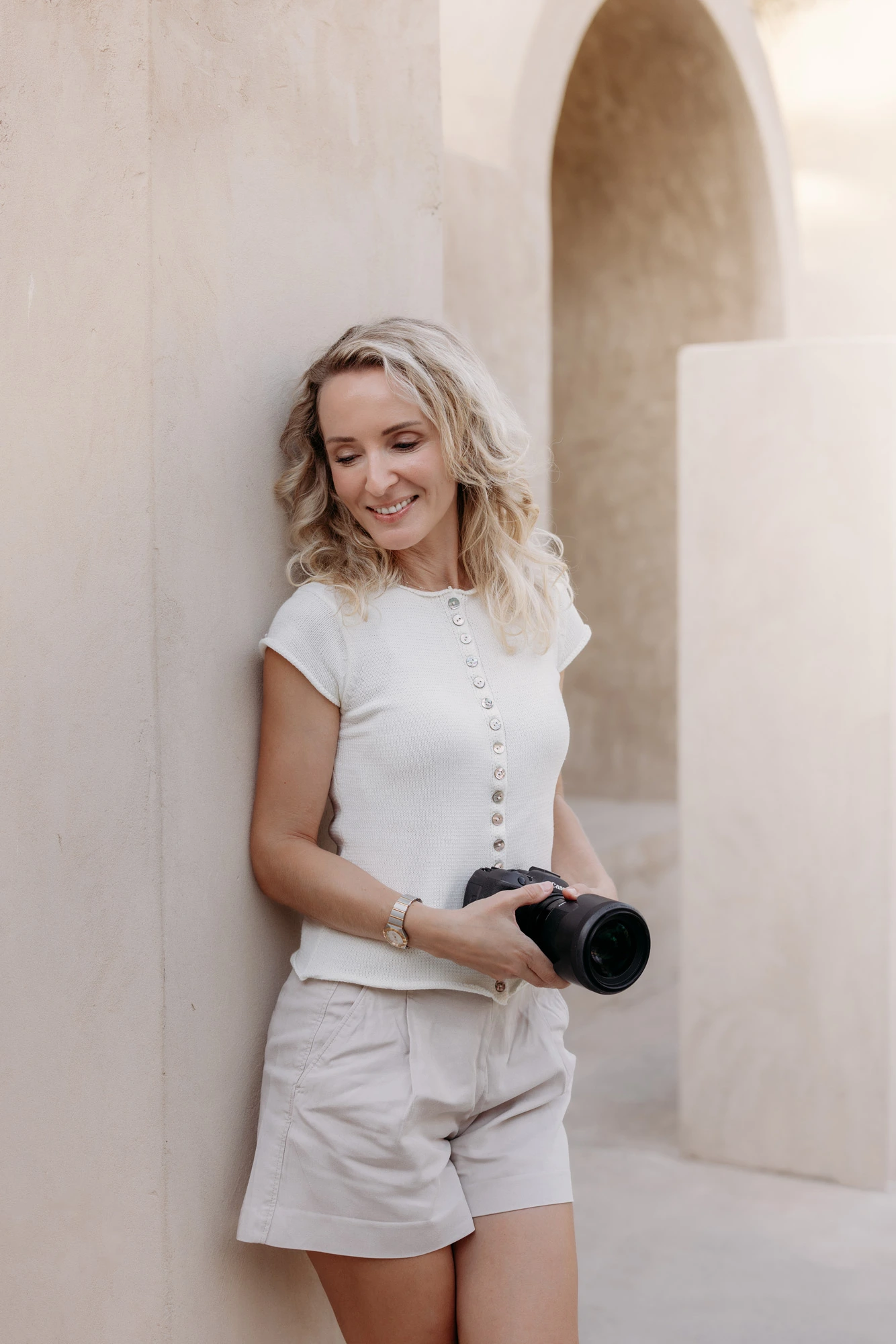 Martina Casas, Dubai family photographer, on location