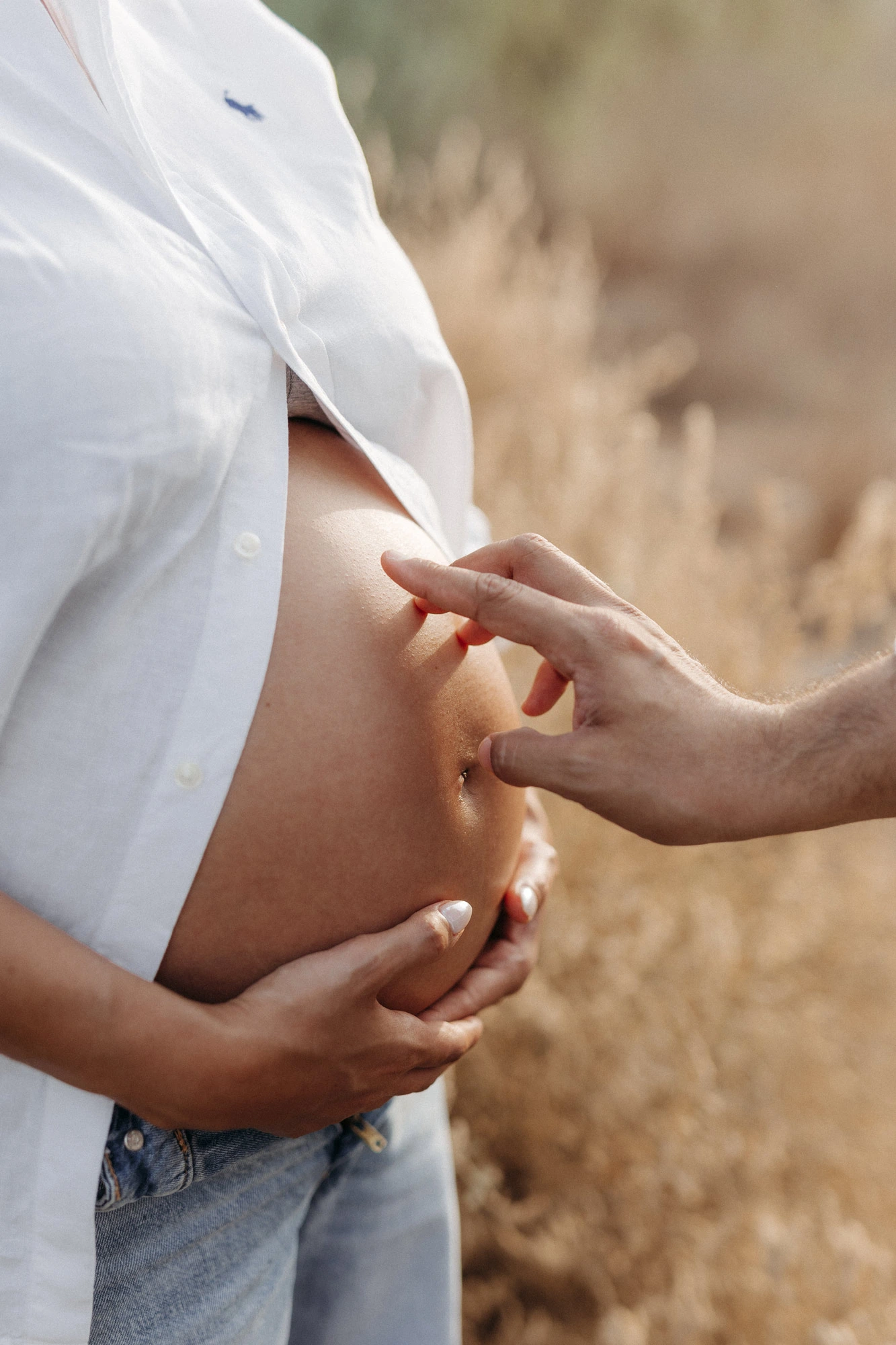 Dubai Family Photographer Greenery Detail Shot Motherhood Embrace