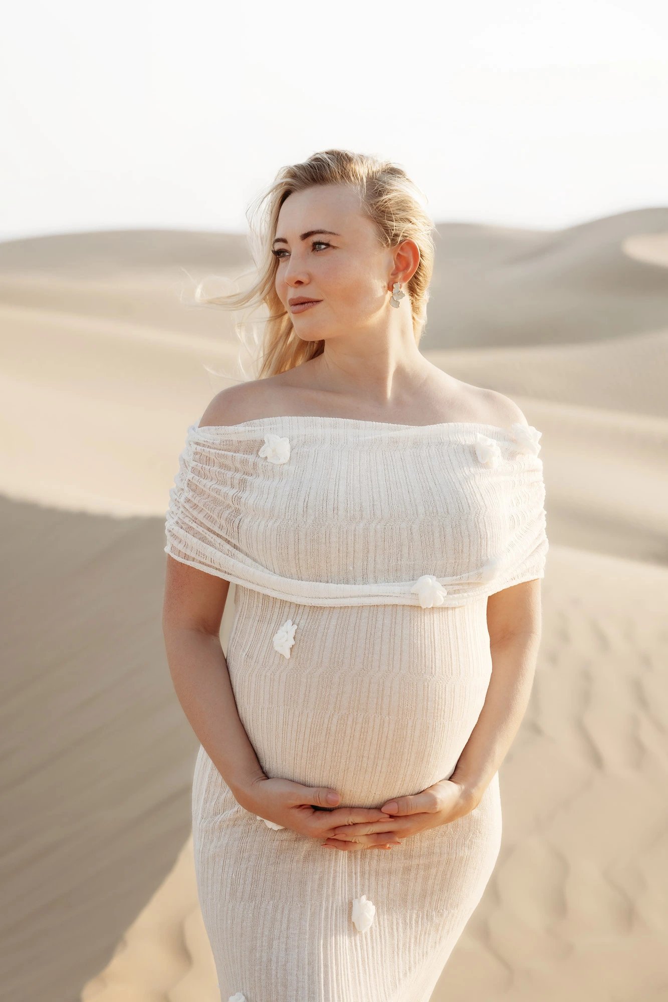Dubai Family Photographer Desert Motherhood Embrace Maternity Soft Sand